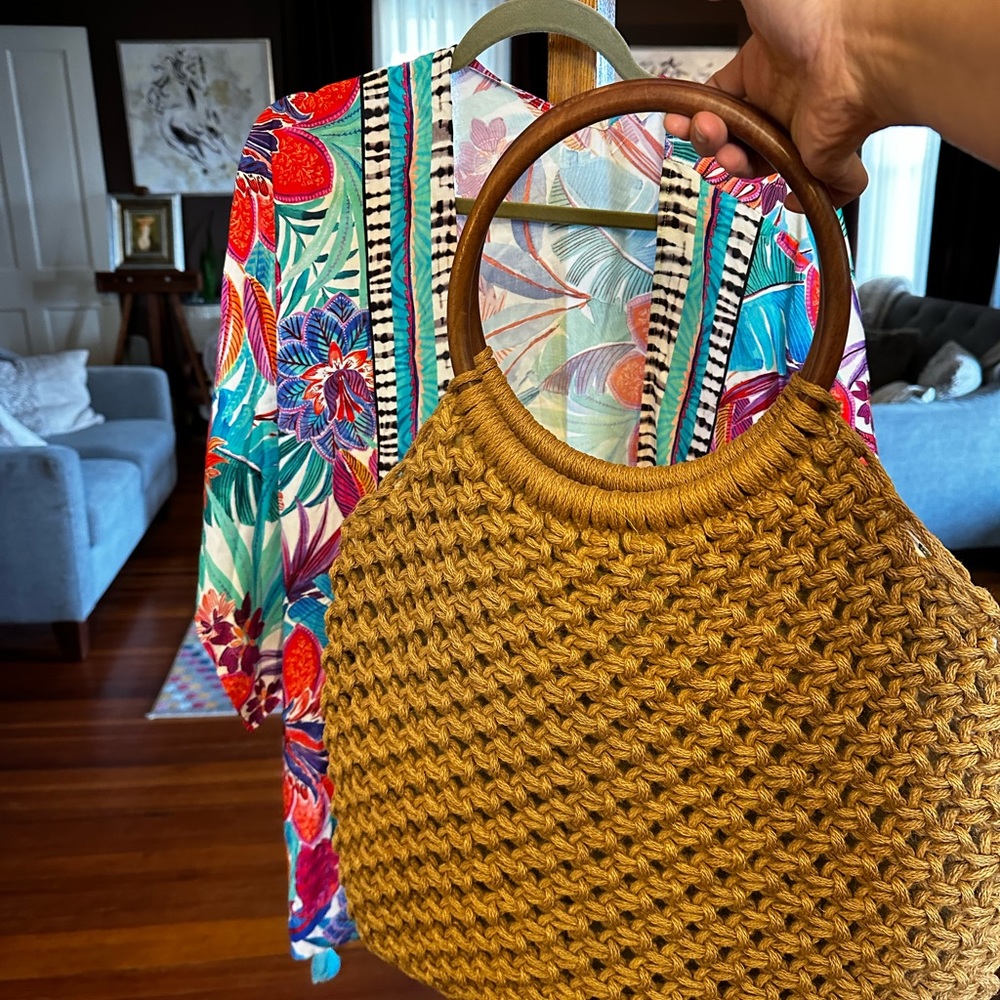 Rare Vintage Trina Turk Large Jute Macramé Tote Wooden Ring Handles - Picture 4 of 7